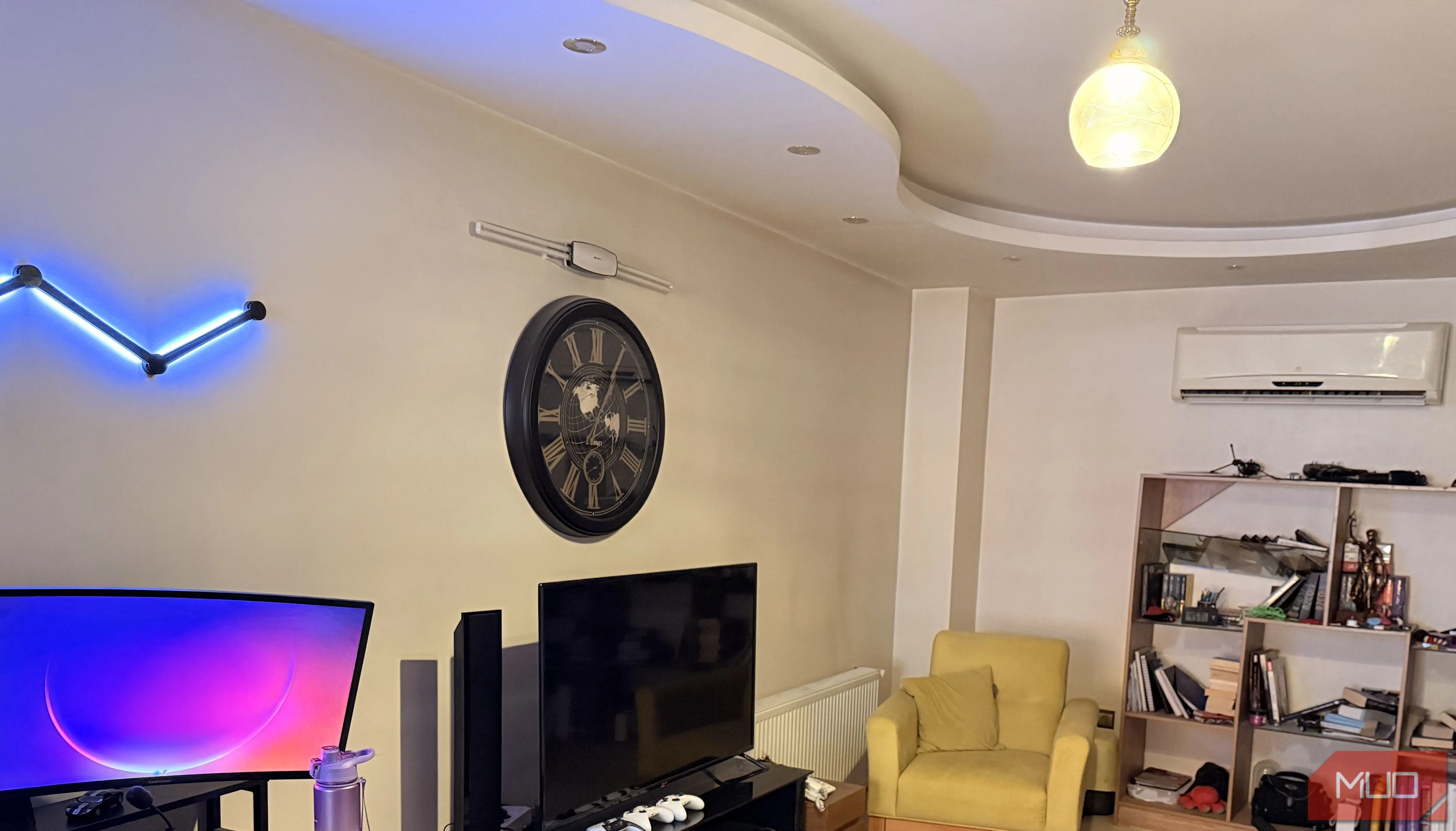 ảnh phòng khách sắc nét, rõ ràng sau khi đã làm sạch ống kính camera điện thoại