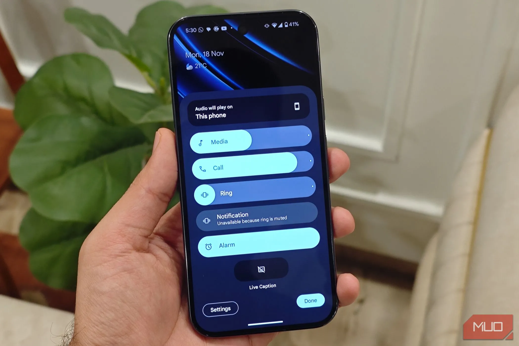 Bảng điều khiển âm lượng chi tiết trên Android 15, cho phép điều chỉnh nhiều loại âm thanh