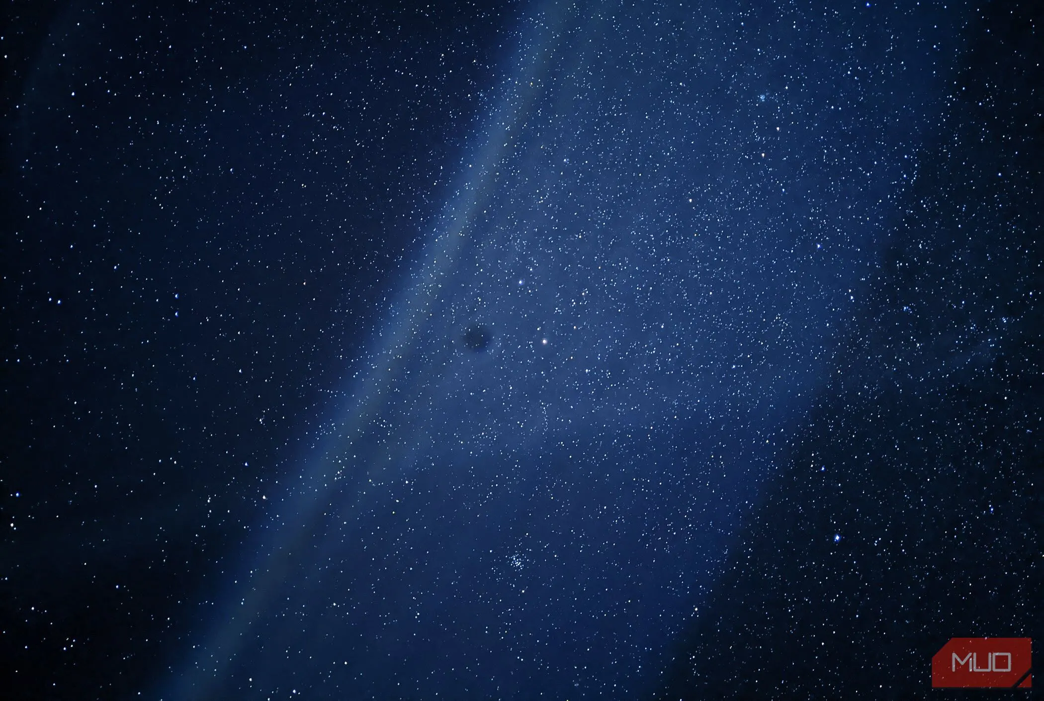 Bầu trời đầy sao được chụp bằng chế độ Astrophotography trên Pixel 4a