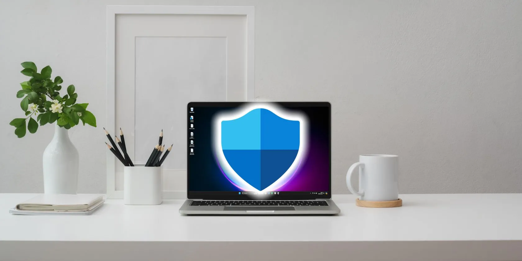 Biểu tượng Windows Security hiển thị trên màn hình laptop