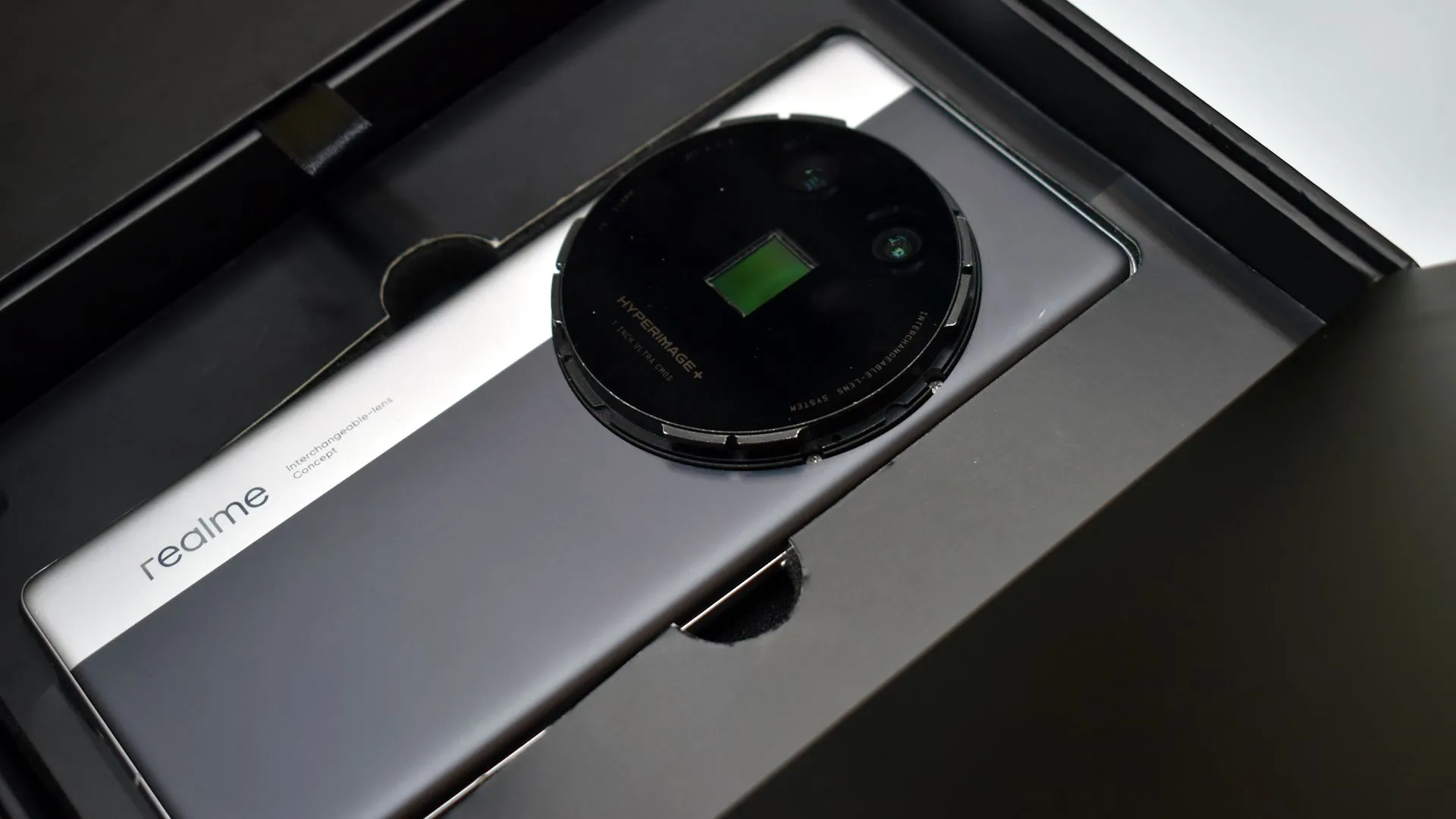 Bộ phụ kiện và ống kính rời của Realme Ultra concept tại MWC 2025