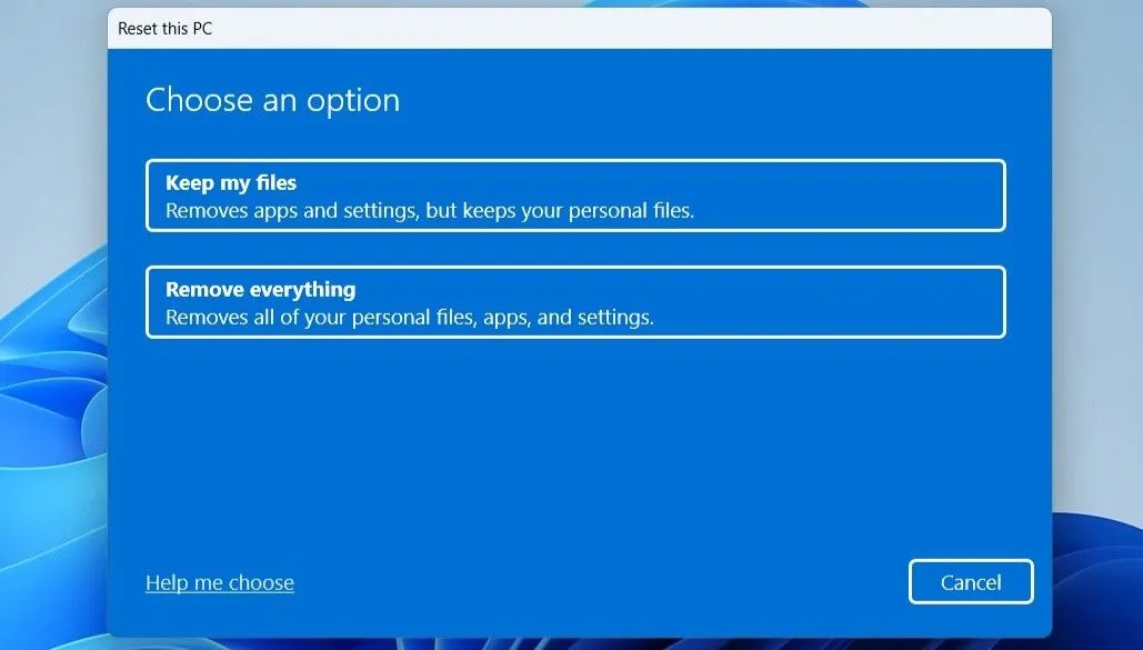 Các tùy chọn reset Windows 11 trong phần Cài đặt, cho phép giữ lại file cá nhân và lựa chọn cài đặt cục bộ hoặc đám mây.