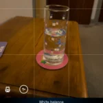 Cài đặt cân bằng trắng (White Balance) trong ứng dụng NeuralCam, giúp ảnh có màu sắc chuẩn xác hơn.