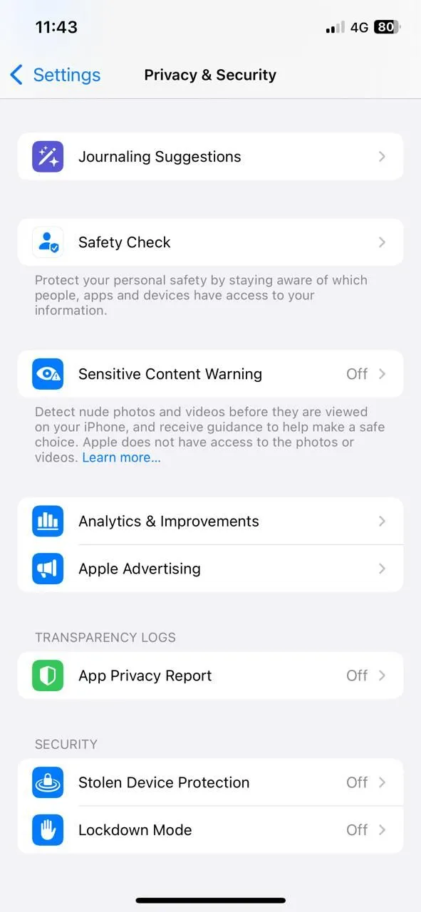 Cài đặt Quyền riêng tư và Bảo mật trên iPhone, hiển thị tùy chọn Analytics & Improvements để kiểm soát dữ liệu chẩn đoán.