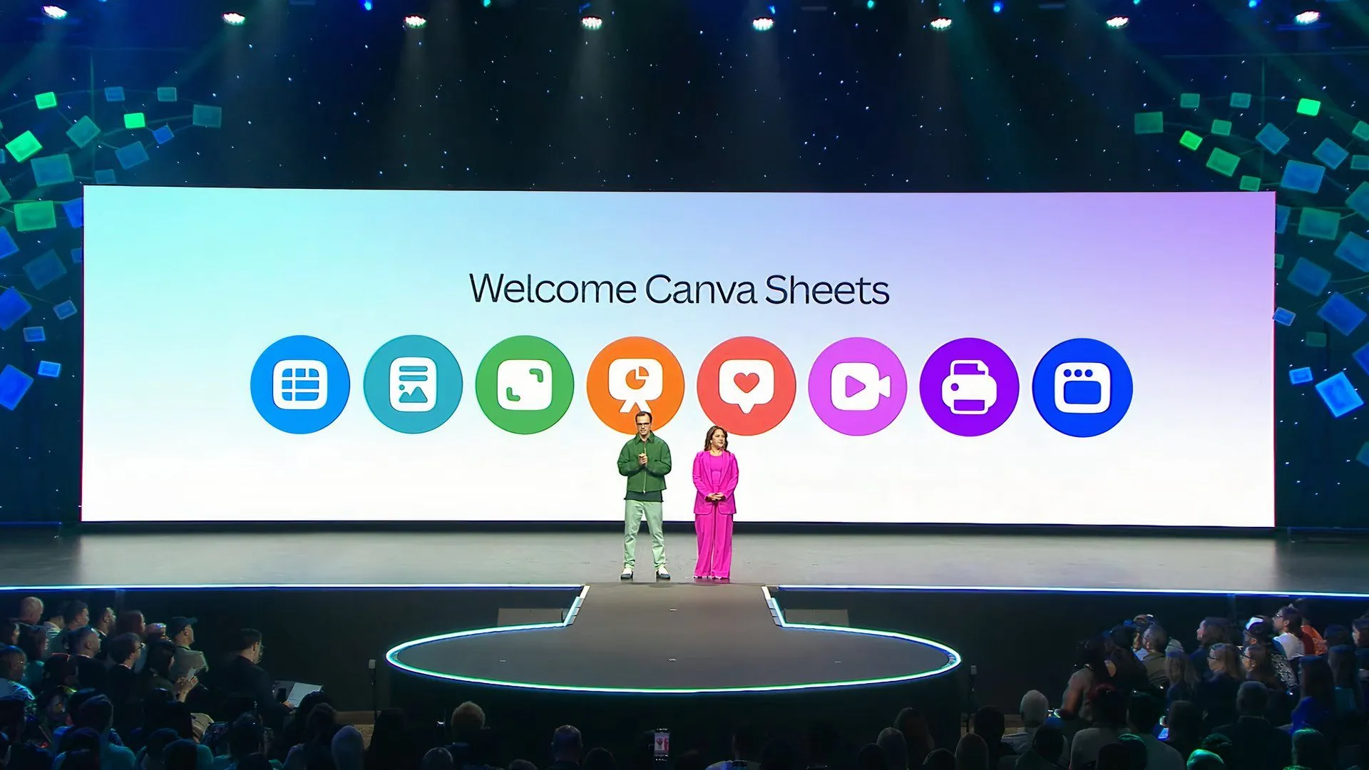 Canva Sheets được trình bày trên màn hình lớn tại sự kiện Canva Create 2025.
