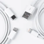 Cáp sạc chuyển đổi Apple Lightning sang USB-C, loại cáp phổ biến nhưng có thể không tương thích với cổng USB-A trên máy bay.