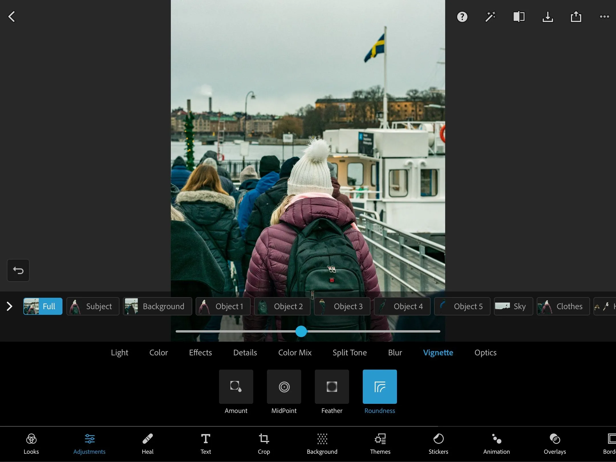 Chỉnh sửa từng đối tượng cụ thể trong ảnh bằng Photoshop Express trên iPad