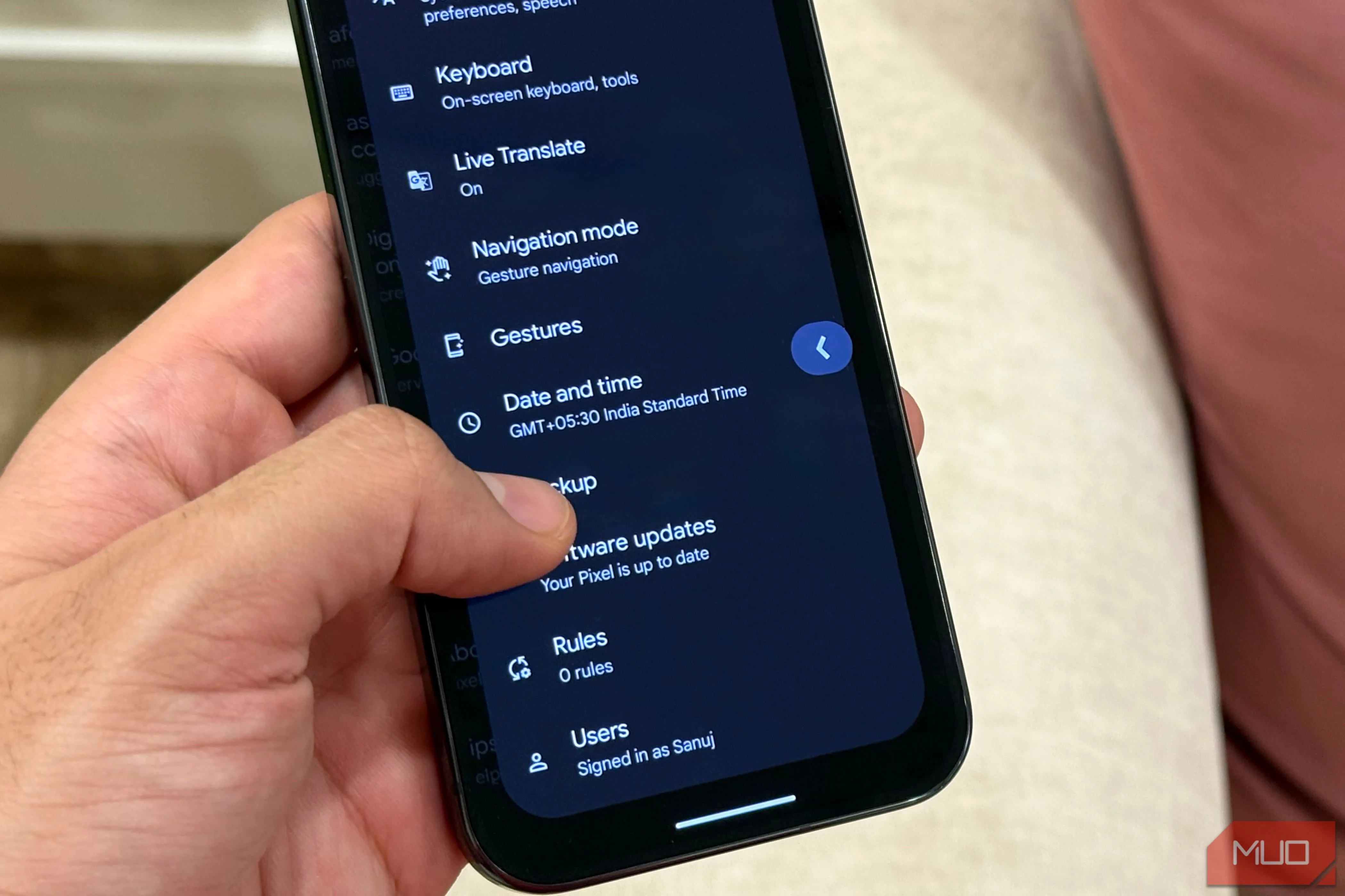 Cử chỉ quay lại tiện lợi khi sử dụng điện thoại Android