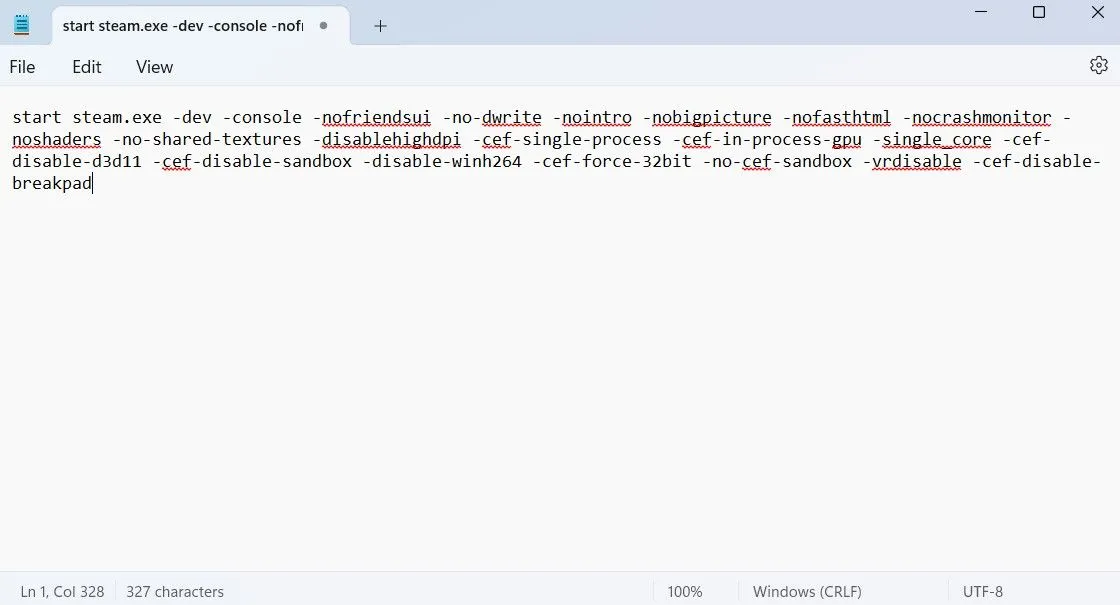 Cửa sổ Notepad hiển thị chuỗi lệnh để tạo file batch khởi chạy Steam với cấu hình tối giản