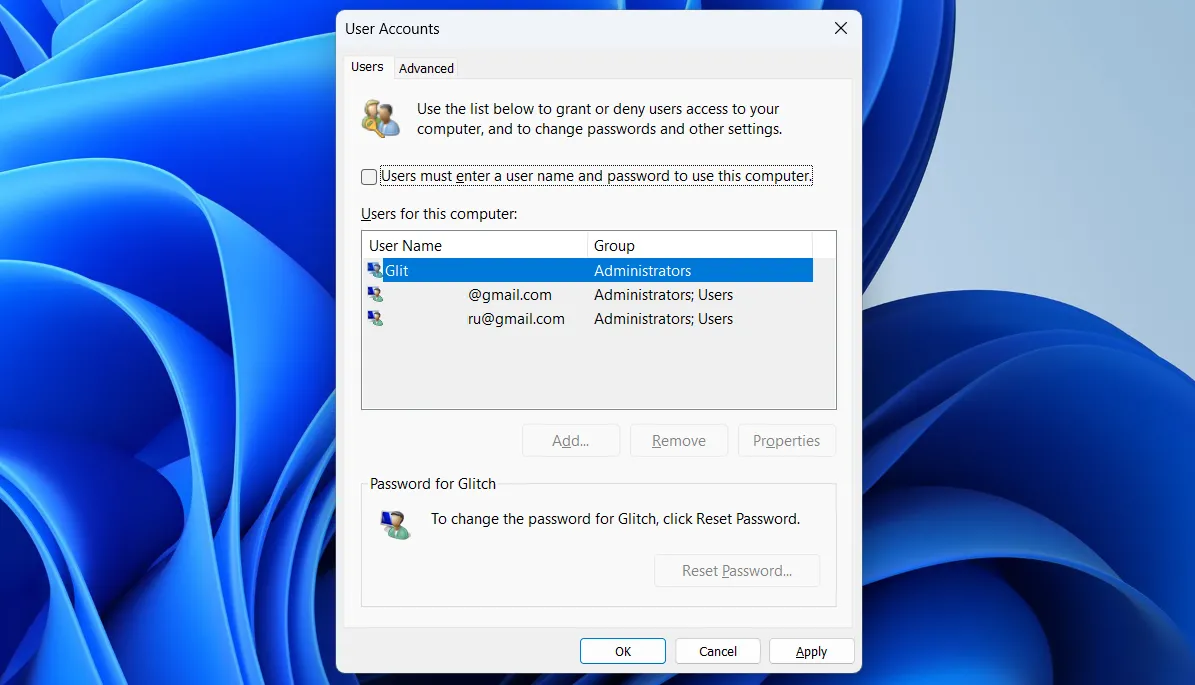 Cửa sổ Tài khoản Người dùng trong Windows 11, cho phép quản lý các hồ sơ