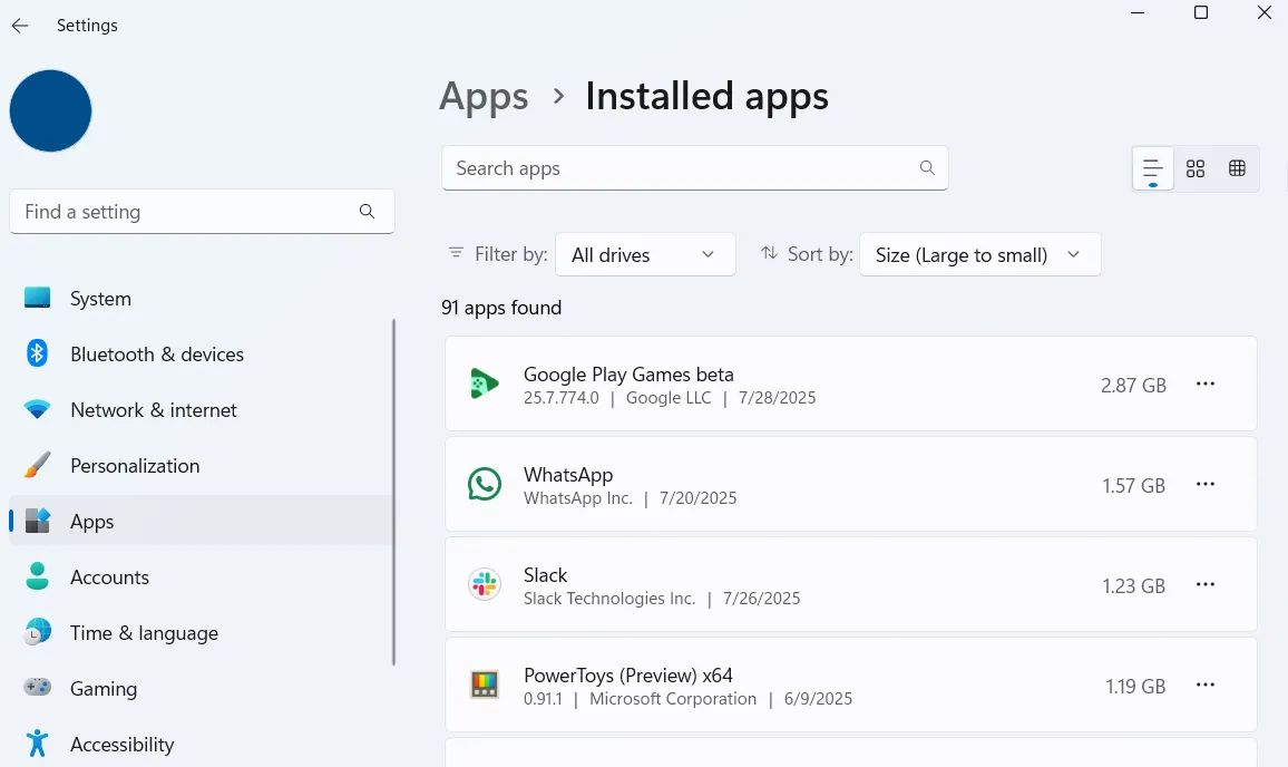 Danh sách ứng dụng đã cài đặt trên Windows 11 được sắp xếp theo kích thước trong Cài đặt, giúp dễ dàng gỡ bỏ ứng dụng không dùng