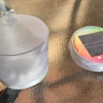 Đèn Luci năng lượng mặt trời dạng bơm hơi đã được xì hơi và khi đã bơm đầy