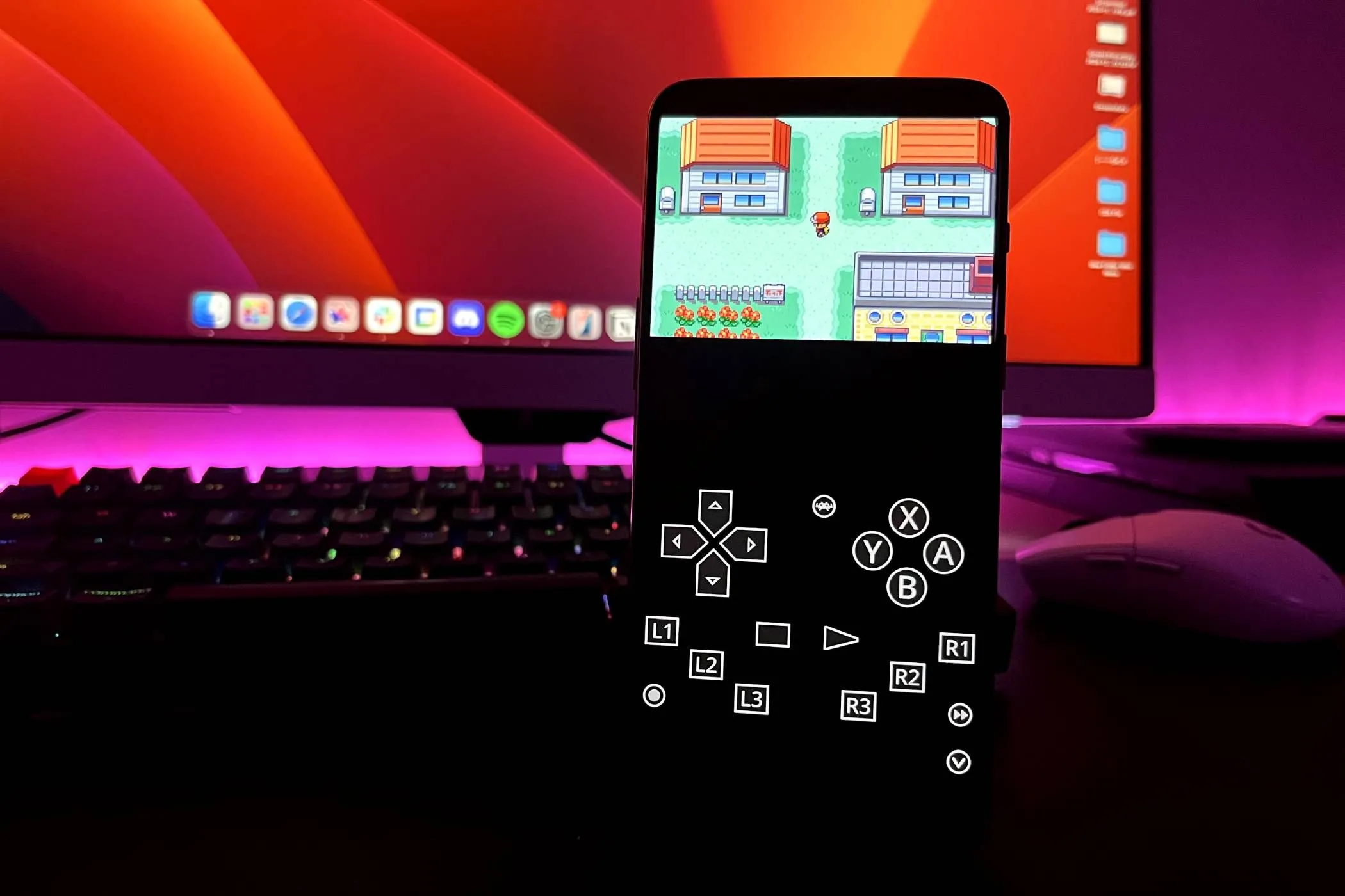 Điện thoại Android chạy Pokémon Fire Red trên RetroArch với bàn phím, chuột và màn hình