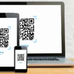 Điện thoại, máy tính bảng và laptop hiển thị mã QR dùng để xác thực Gmail