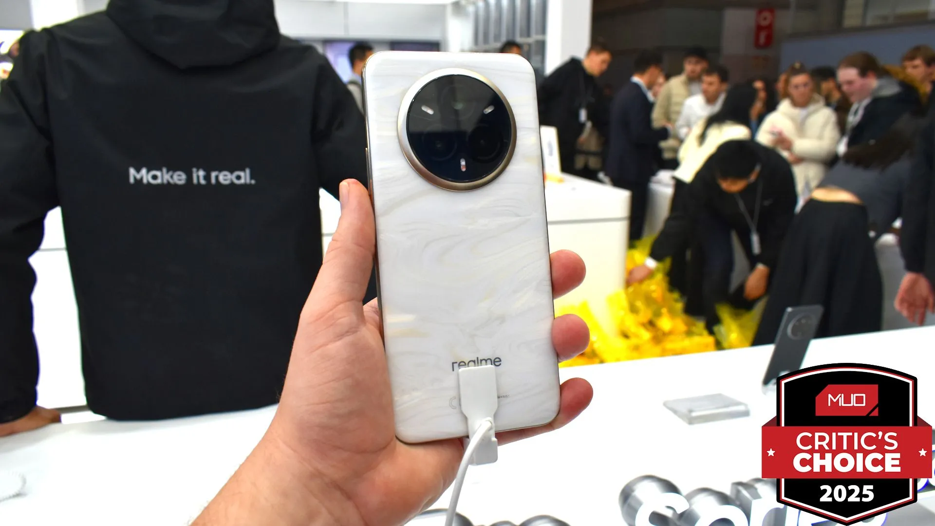Điện thoại Realme 14 Pro+ 5G đổi màu tại MWC 2025, kèm giải thưởng