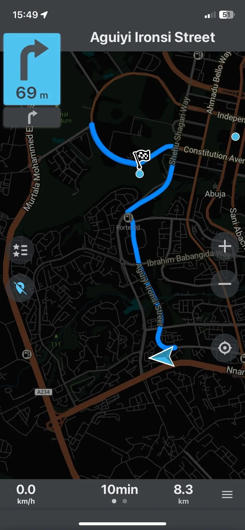 Điều hướng ngoại tuyến trên Organic Maps hiển thị tuyến đường đơn giản cho người dùng iPhone