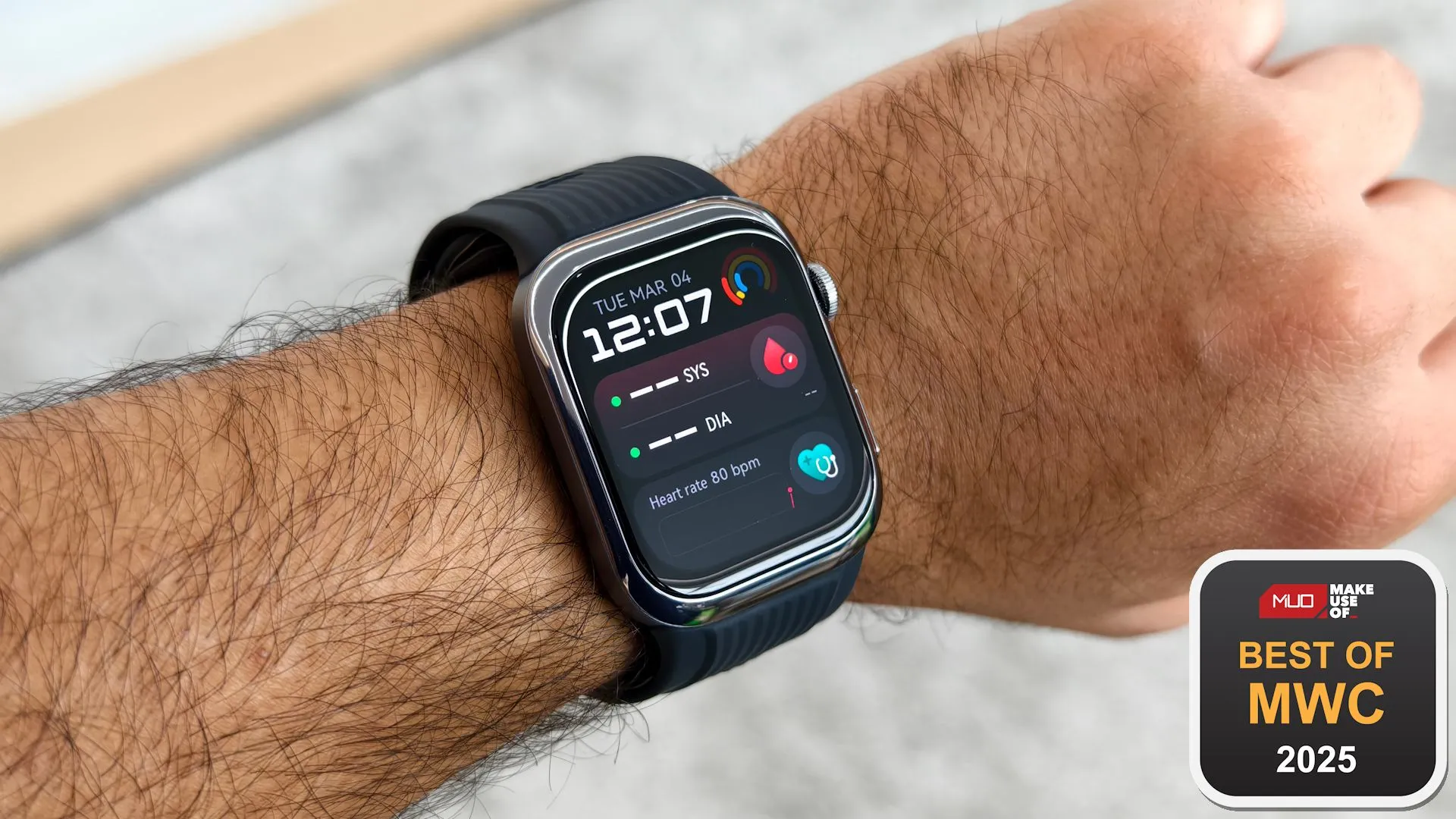 Đồng hồ thông minh Huawei Watch D2 tích hợp đo huyết áp tại MWC 2025