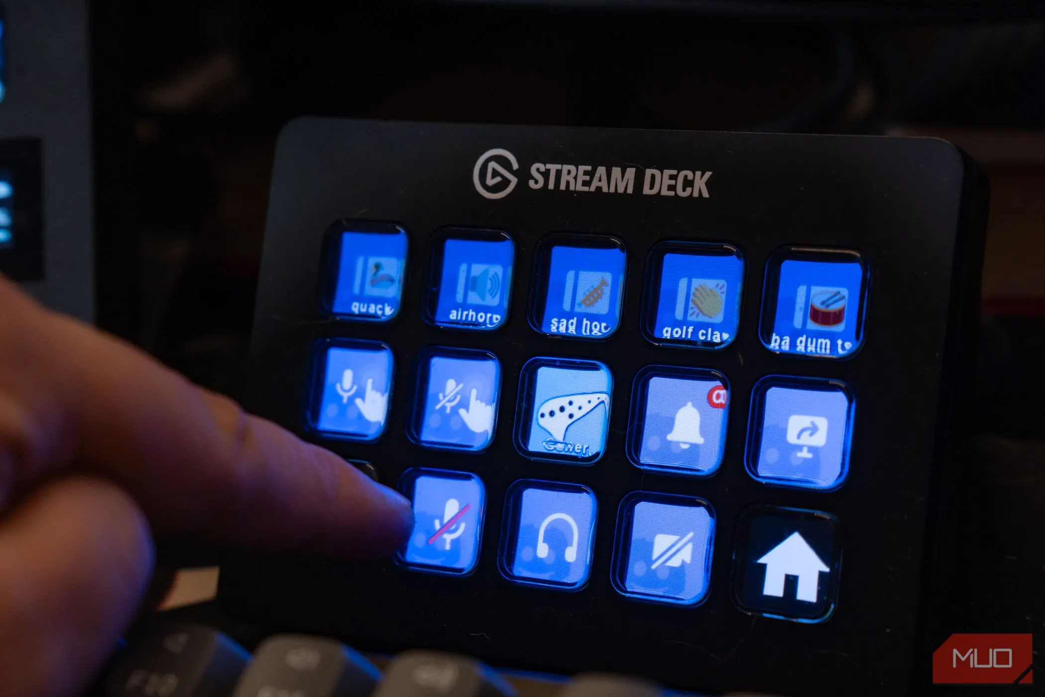 Elgato Stream Deck hiển thị các biểu tượng plugin Discord, cho phép điều khiển ứng dụng trực tiếp qua API