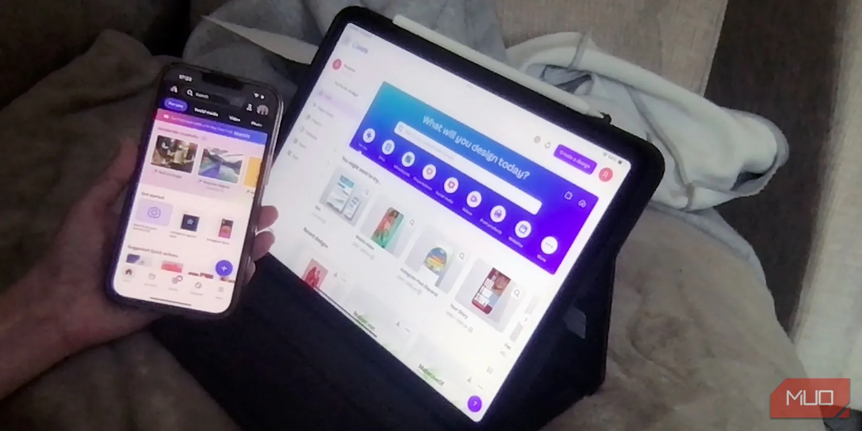 Giao diện Adobe Express trên iPhone và Canva trên iPad minh họa khả năng sử dụng đa thiết bị