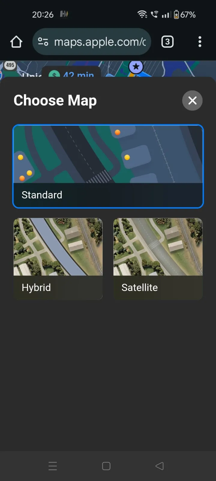 Giao diện Apple Maps phiên bản web di động với các chế độ xem vệ tinh và hỗn hợp