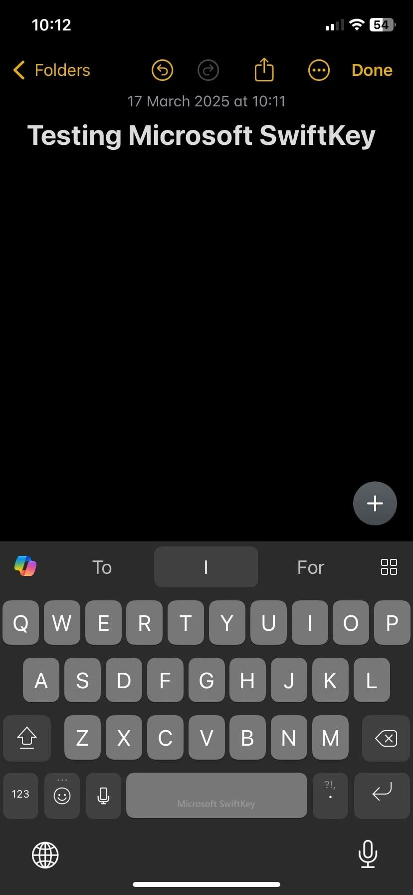 Giao diện bàn phím Microsoft SwiftKey khi gõ trên ứng dụng Ghi chú