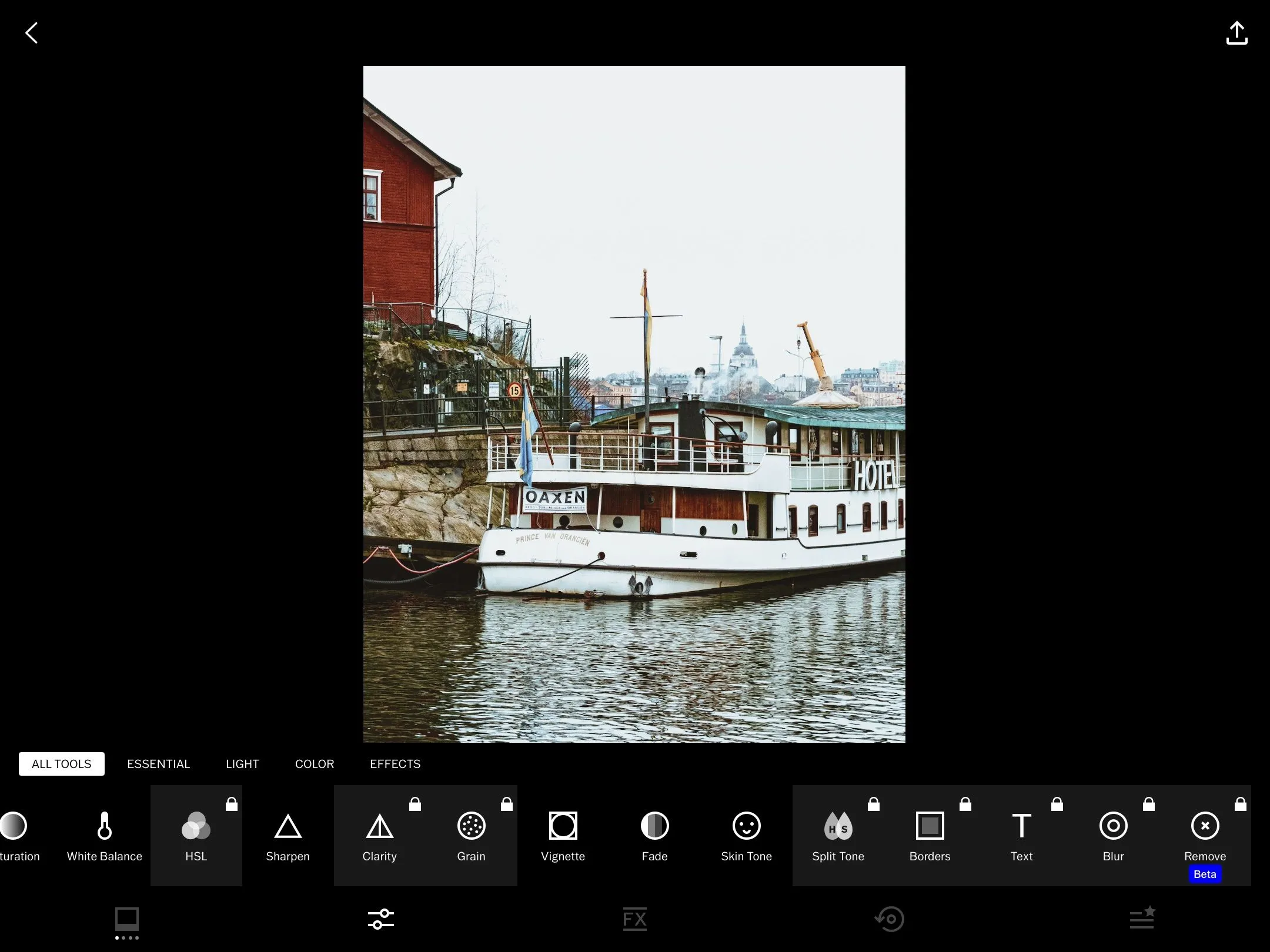 Giao diện các tính năng chỉnh sửa ảnh trong ứng dụng VSCO trên iPad