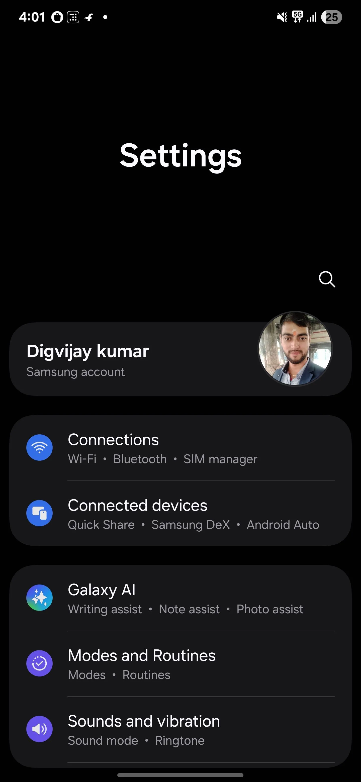 Giao diện cài đặt Kết nối trên điện thoại Samsung, nơi người dùng quản lý các tùy chọn mạng và Bluetooth để tối ưu hóa hiệu suất.