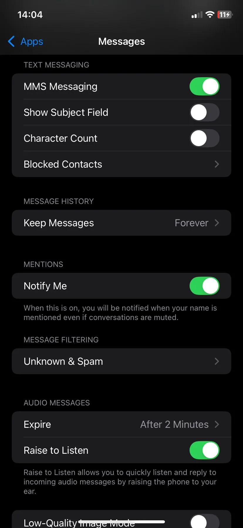 Giao diện cài đặt Tin nhắn trên iPhone, nơi cấu hình thời gian giữ tin nhắn