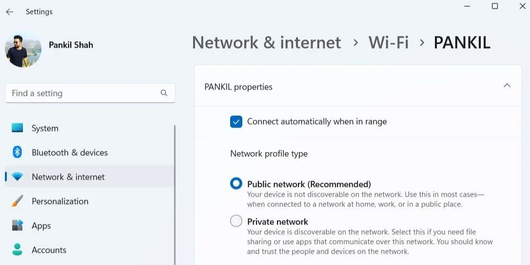 Giao diện cài đặt Wi-Fi trong Windows, hiển thị tùy chọn thay đổi hồ sơ mạng từ Công khai sang Riêng tư để tăng cường bảo mật.