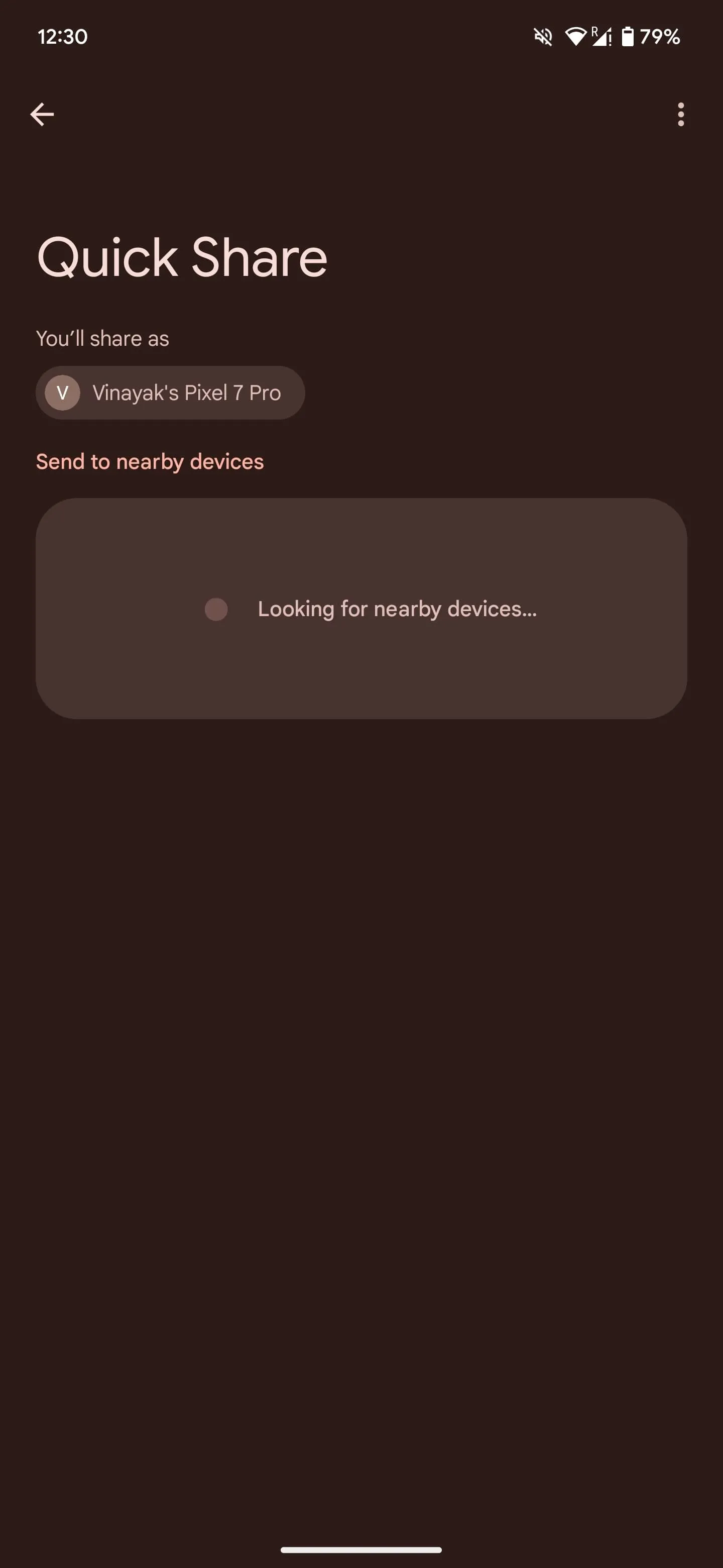 Giao diện Chia sẻ nhanh (Quick Share) trên Android đang tìm kiếm thiết bị lân cận để chuyển tập tin.