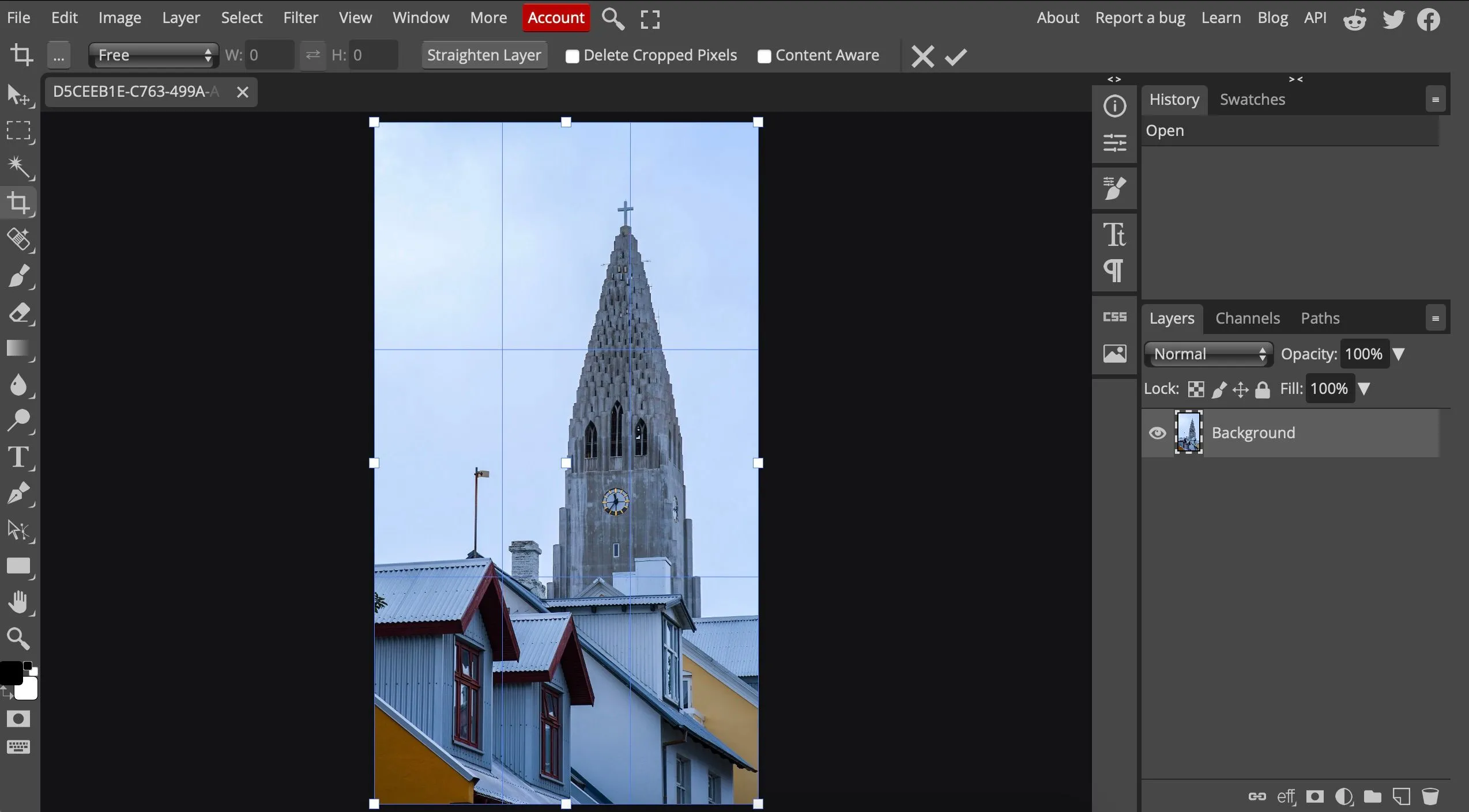 Giao diện chỉnh sửa ảnh Photopea trên trình duyệt web, hiển thị nhiều lớp và công cụ tương tự Photoshop.