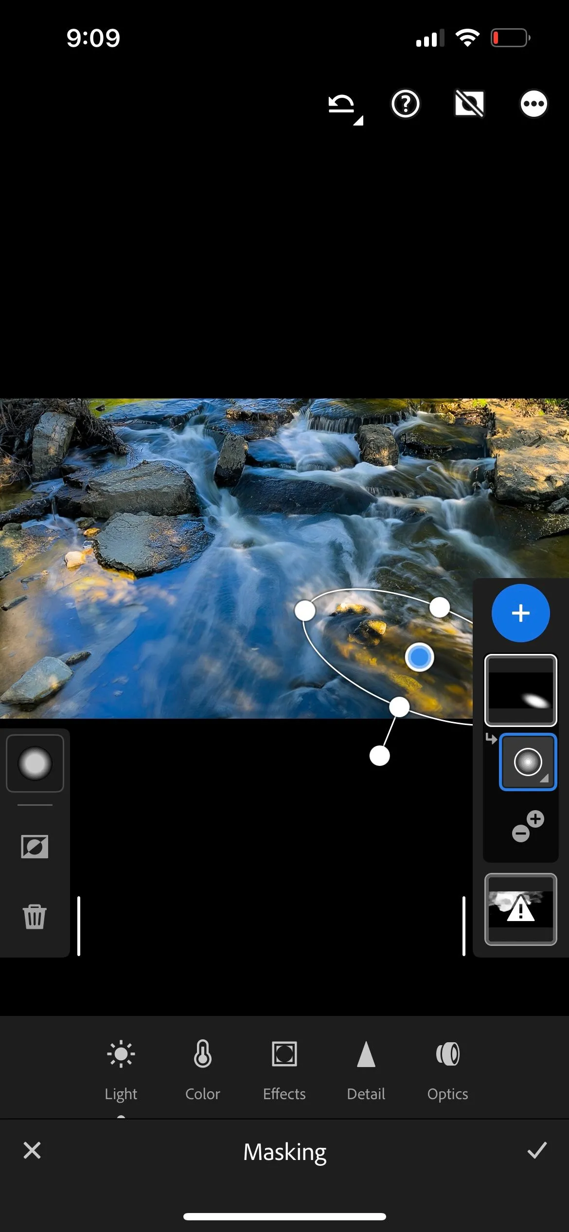 Giao diện chỉnh sửa ảnh trong Lightroom Mobile với tùy chọn Masking