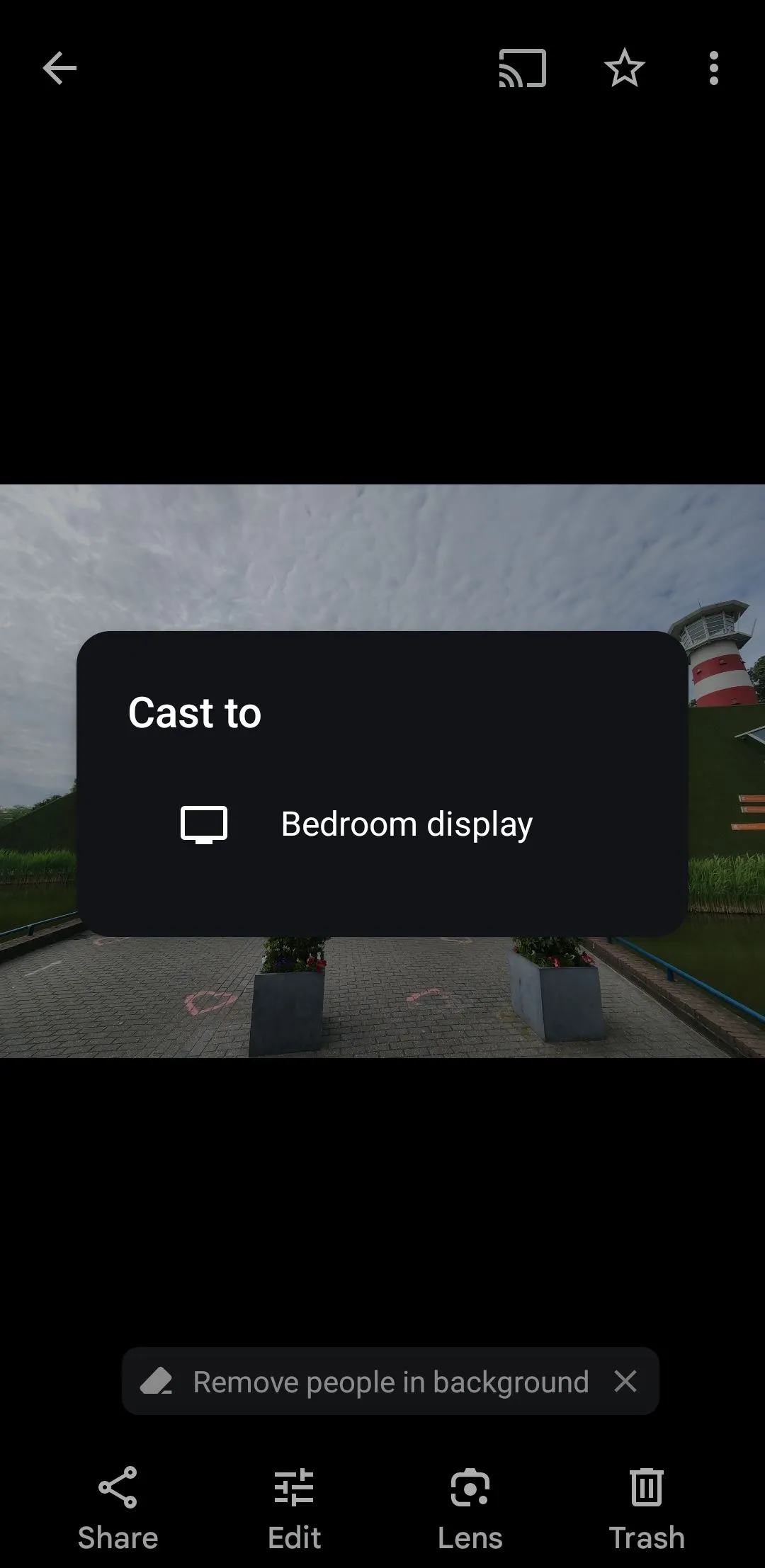 Giao diện chọn thiết bị để chiếu màn hình trong ứng dụng Google Photos