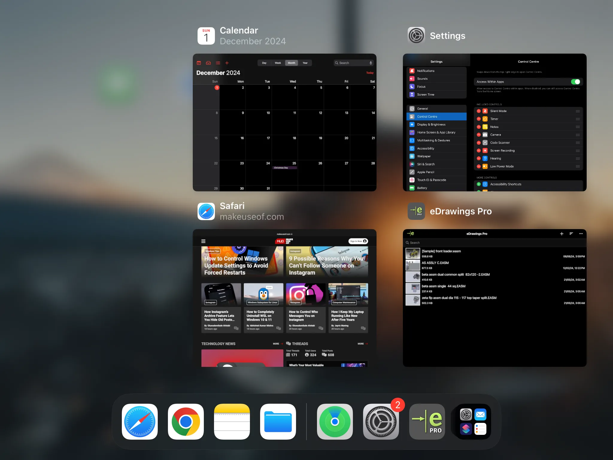 Giao diện đa nhiệm iPadOS với nhiều ứng dụng đang mở