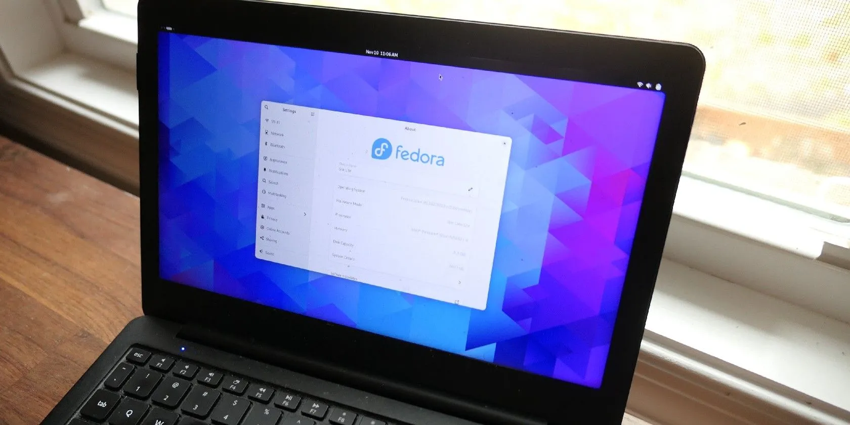 Giao diện Fedora Silverblue trên laptop Star Labs Star Lite MKIV