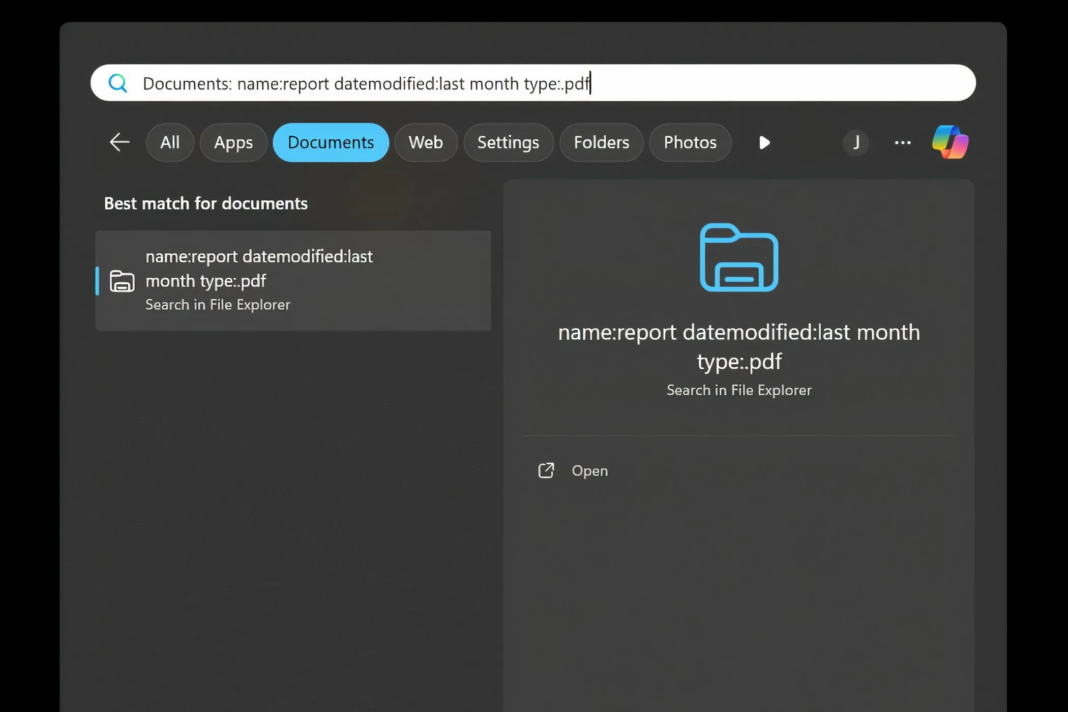Giao diện File Explorer cho thấy cách kết hợp nhiều bộ lọc tìm kiếm như tên (name:report), ngày sửa đổi (datemodified:last month) và định dạng tệp (type:.pdf) để tối ưu hóa kết quả tìm kiếm trên Windows.