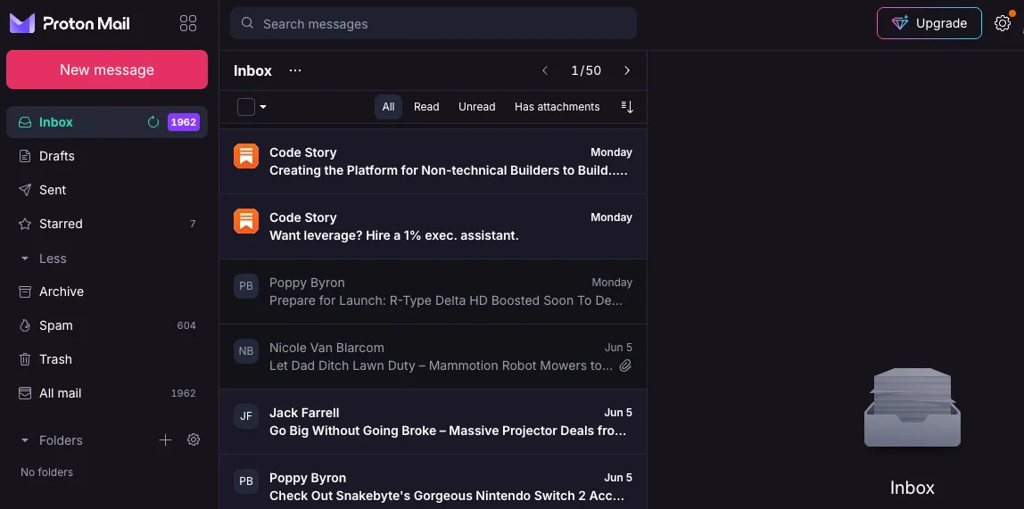 Giao diện hộp thư đến Proton Mail trên web, thể hiện cách sắp xếp email thủ công không tự động như Gmail.