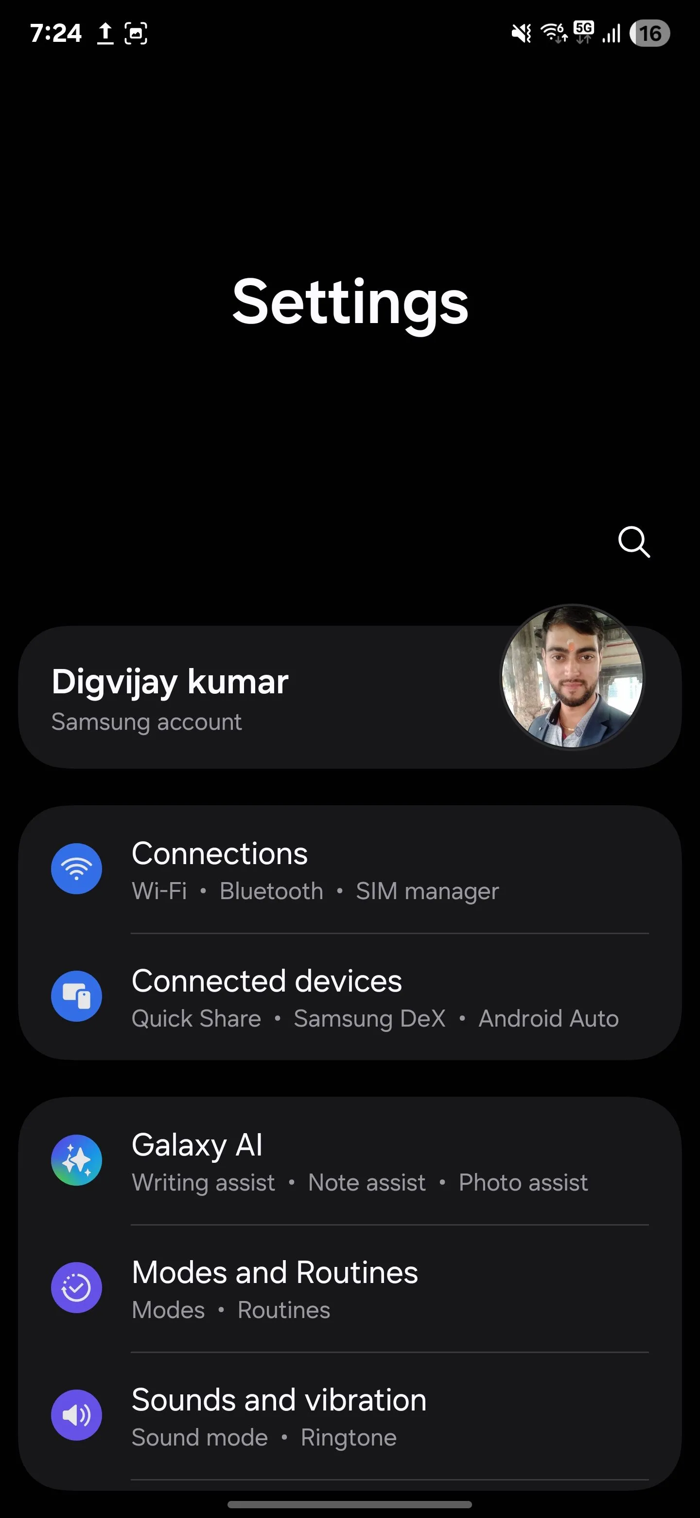 Giao diện menu Cài đặt chính của điện thoại Samsung, cung cấp quyền truy cập vào các tùy chọn cấu hình hệ thống và ứng dụng.