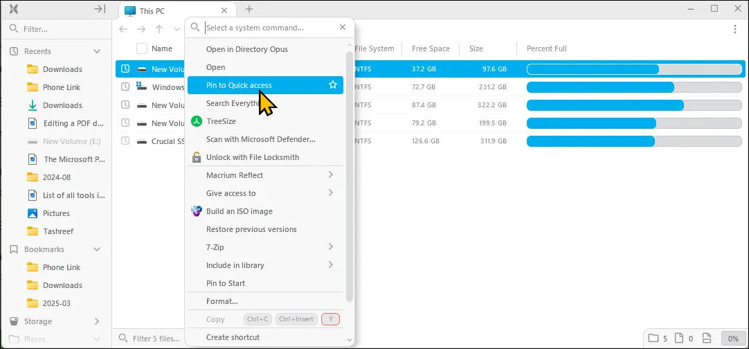 Giao diện menu chuột phải mặc định của File Explorer trên Windows 11, thường ẩn các tùy chọn quan trọng.