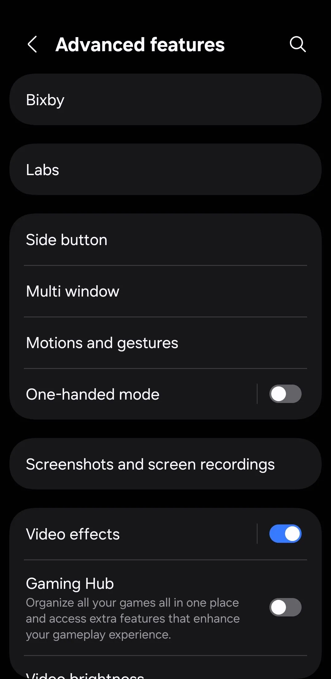 Giao diện menu tính năng nâng cao trên điện thoại Android, nơi tùy chỉnh nút nguồn và các phím tắt khác.