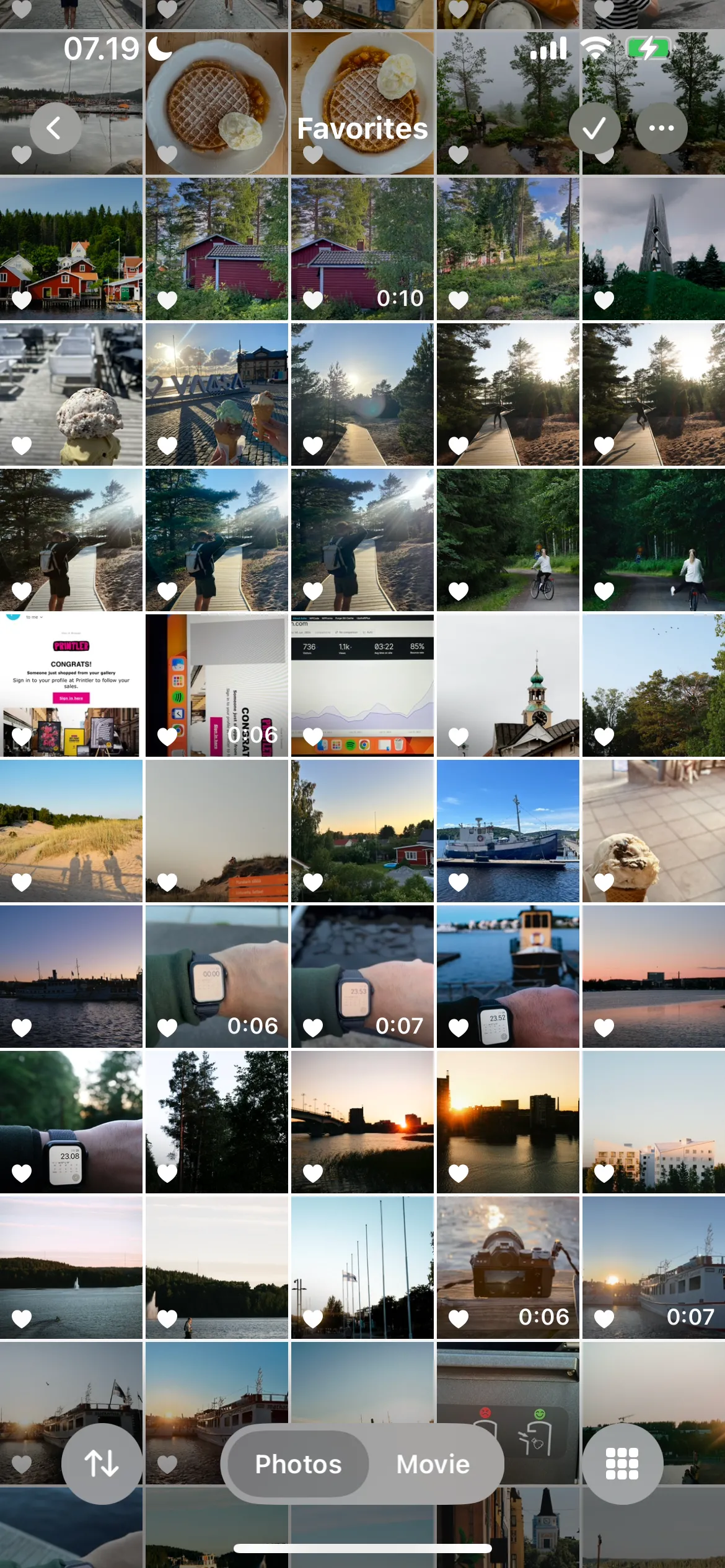 Giao diện quản lý ảnh Yêu thích trên ứng dụng Ảnh của iPhone