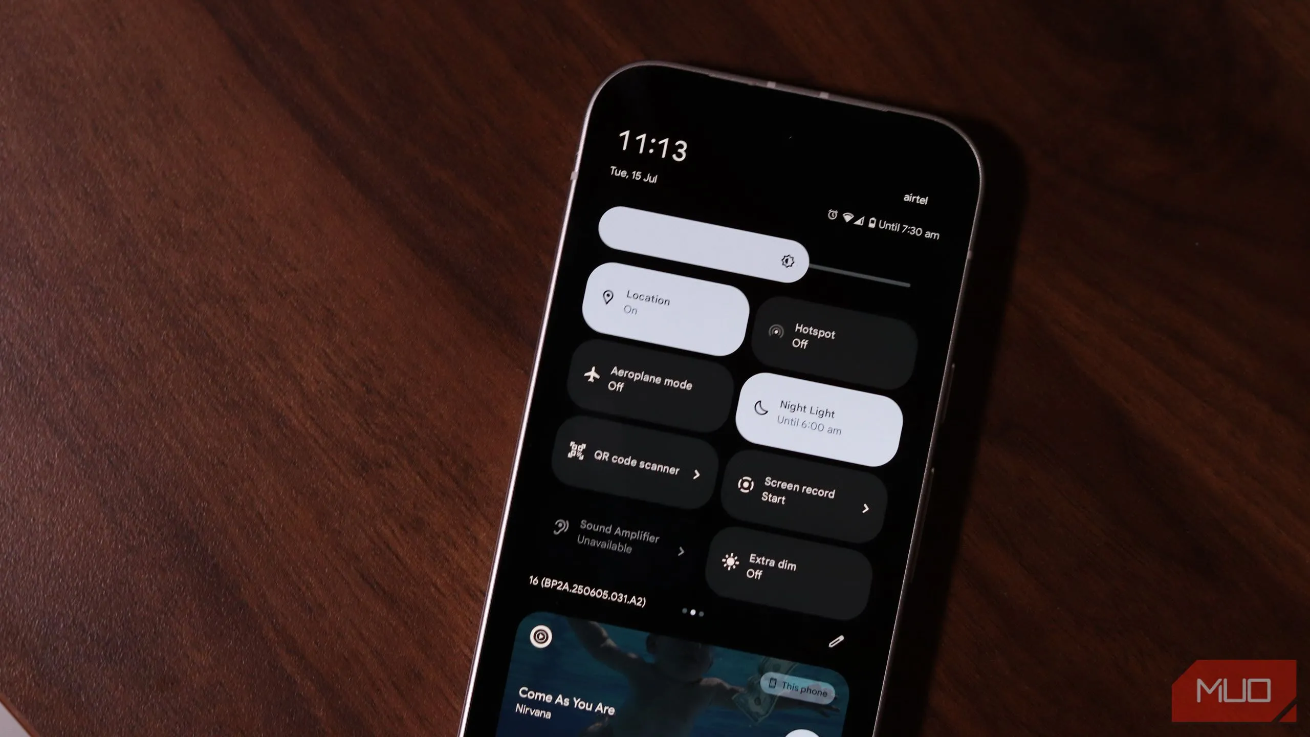 Giao diện thanh thông báo chế độ máy bay trên Google Pixel 9a