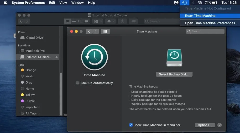 Giao diện Time Machine trên macOS với menu thả xuống, công cụ sao lưu dữ liệu tích hợp của Apple