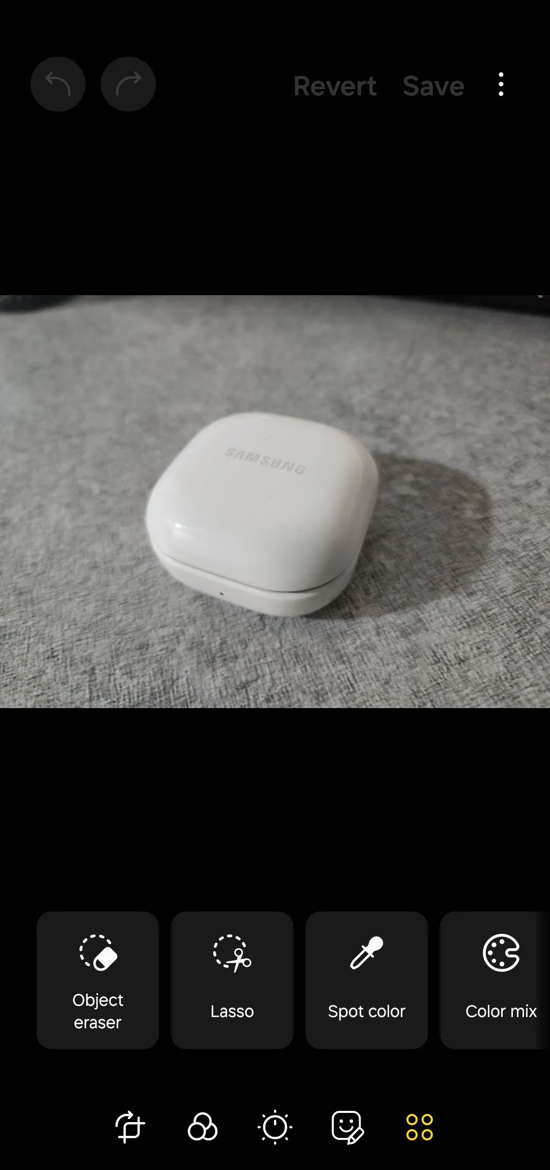 Giao diện trình chỉnh sửa ảnh chuyên nghiệp trong Samsung Gallery với nhiều công cụ.