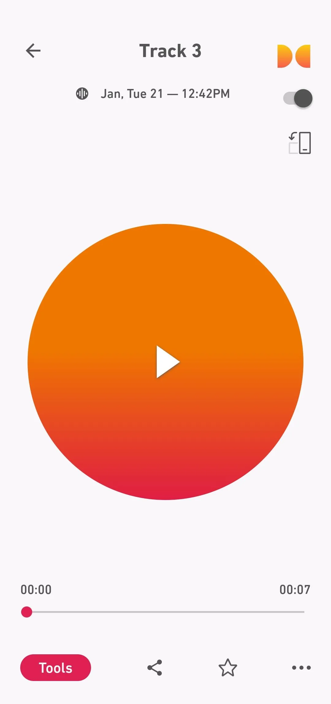Giao diện ứng dụng Dolby On hiển thị quá trình ghi âm đang diễn ra, minh họa tính năng tự động nâng cao chất lượng âm thanh.