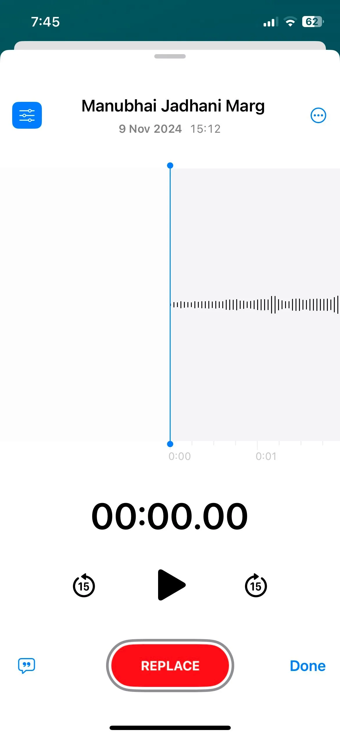 Giao diện ứng dụng Ghi âm trên iPhone, minh họa vị trí tùy chọn &quot;Tăng cường ghi âm&quot;