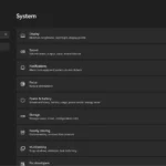 Giao diện ứng dụng Settings trên Windows 11 cho thấy độ trễ khi chuyển tab.