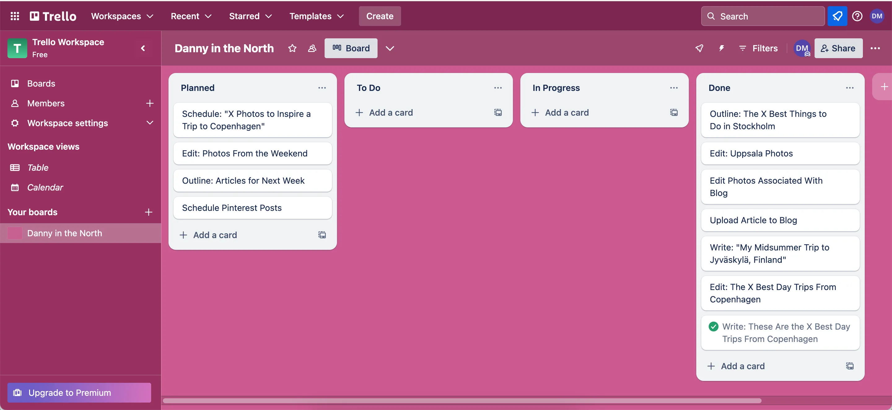 Giao diện ứng dụng Trello trên máy tính hiển thị quy trình tạo bảng quản lý dự án và các thẻ tác vụ.