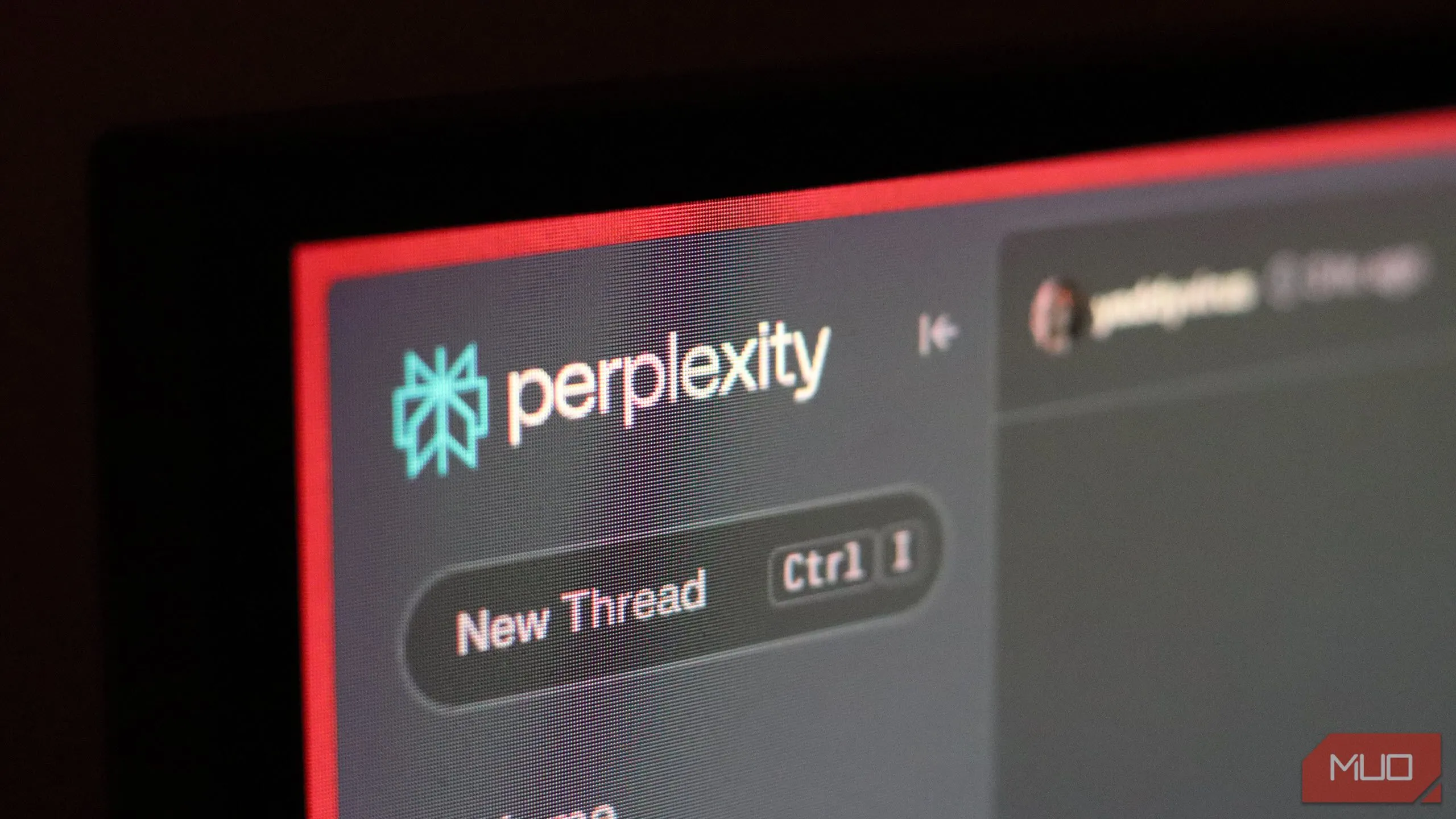 Giao diện website Perplexity, một công cụ AI nổi bật với khả năng trích dẫn nguồn rõ ràng, giúp người dùng kiểm tra độ tin cậy thông tin.