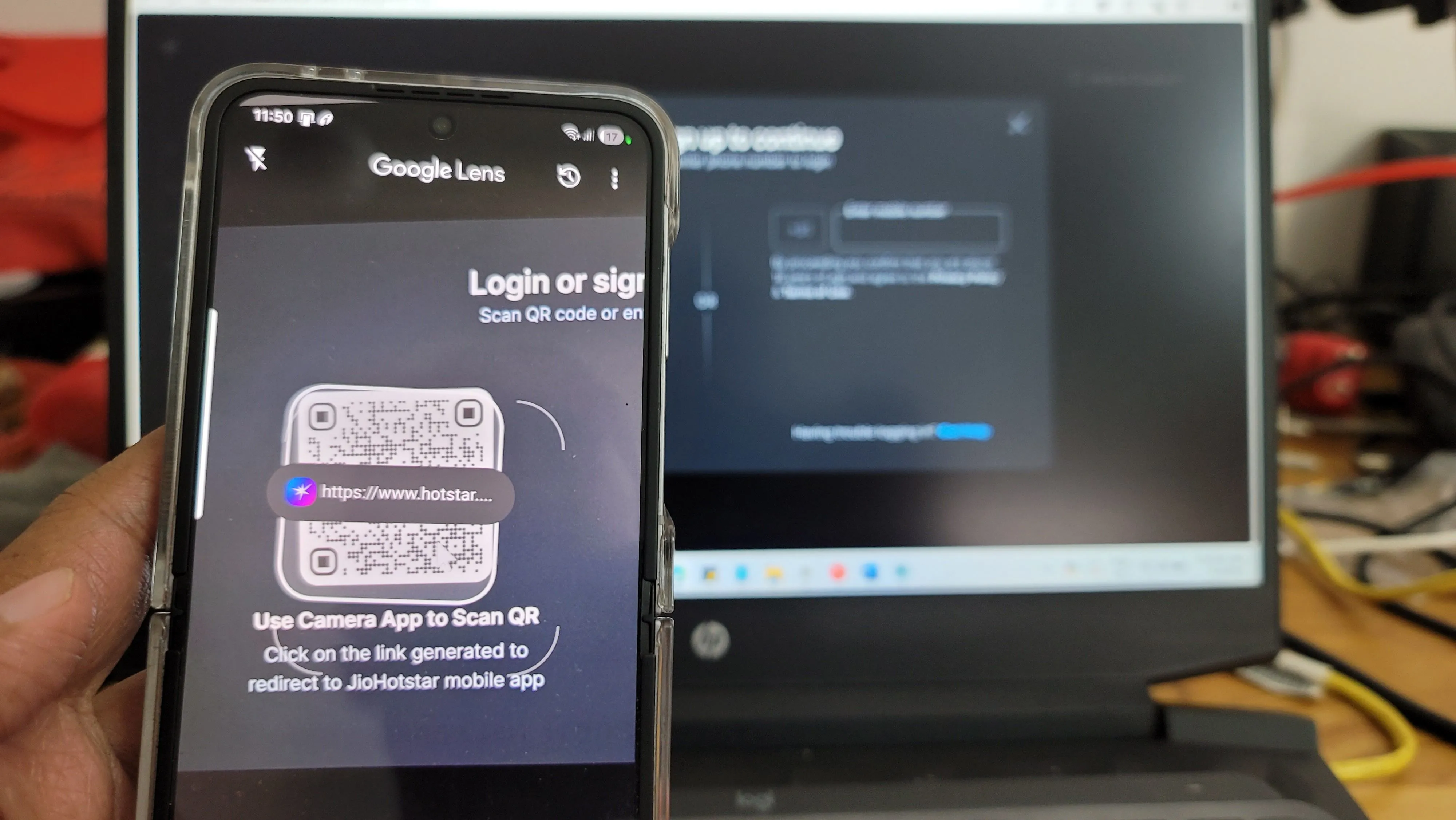 Google Lens quét mã QR và hiển thị liên kết